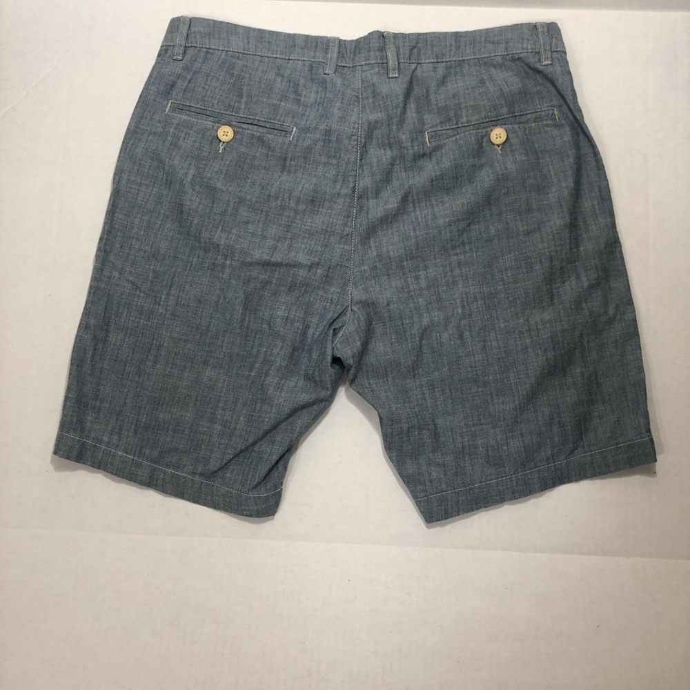 H&M Shorts - Picture 2 of 3